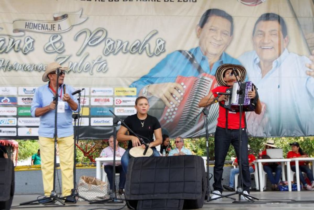Ferney Arrieta, acordeonero de Arjona interpretó una puya y un son. Julio Castaño - El Universal