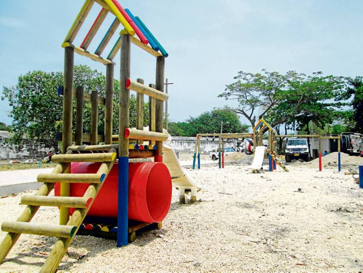 Juegos infantiles del Parque Román. PEDRO TORRES, GENTE BAHÍA-EL UNIVERSAL