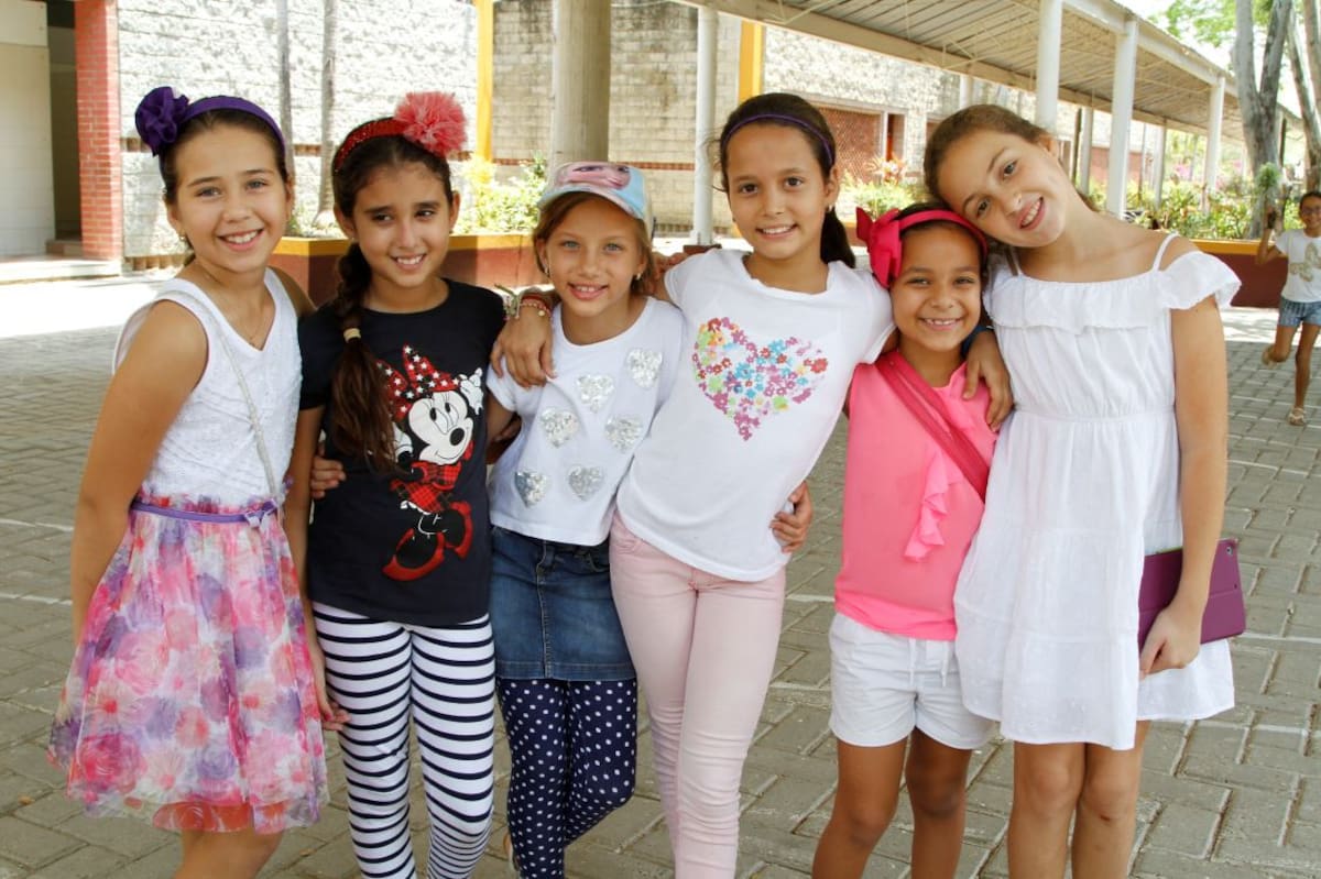 Sofía García, María Camila De Caro, Manuela Vélez, Mariana Vásquez, Isabel Carriazo y Lucía Dupart.