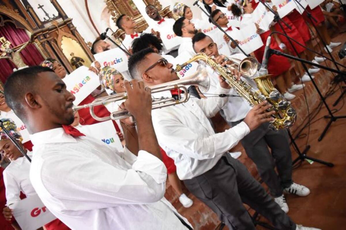 El Coro Gospel de Unibac, durante su actuación en Mompox. CORTESÍA