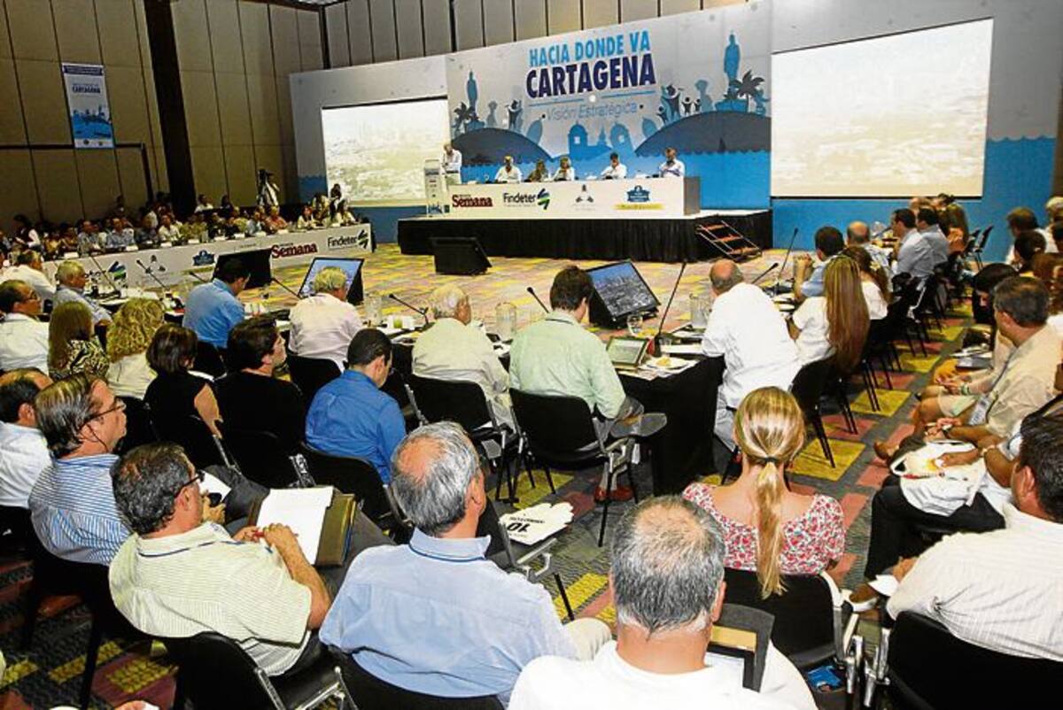En el foro “Hacia dónde va Cartagena, Visión Estratégica”, organizado por la Revista Semana, se debatió acerca de los retos de la ciudad para crecer y desarrollarse. JULIO CASTAÑO - EL UNIVERSAL