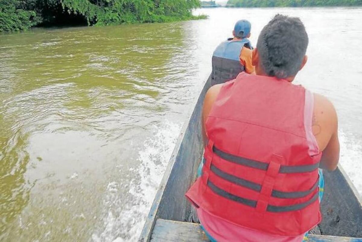 Desde tempranas horas del día hasta que se oculta el sol, trabajan los diversos organismos de socorro que intentan rescatar el cuerpo del pequeño Nicolás Gamboa Cuéllar, de dos años de edad, quien desapareció en las turbias aguas donde se unen los ríos Magdalena y Boque. Colprensa