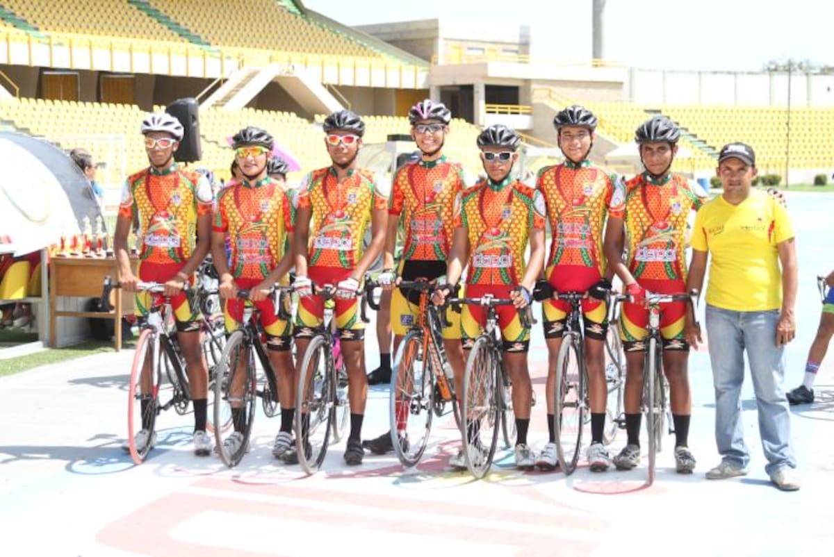 El equipo de Bolívar Ganador estará participando en la Vuelta Nacional del Cesar, que se iniciará el jueves. ÓSCAR DÍAZ EL UNIVERSAL