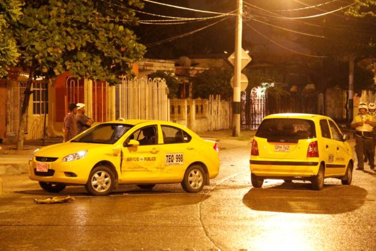 Dos taxis se estrellaron cerca de la 1:30 a.m. NAYIB GAVIRIA- EL UNIVERSAL