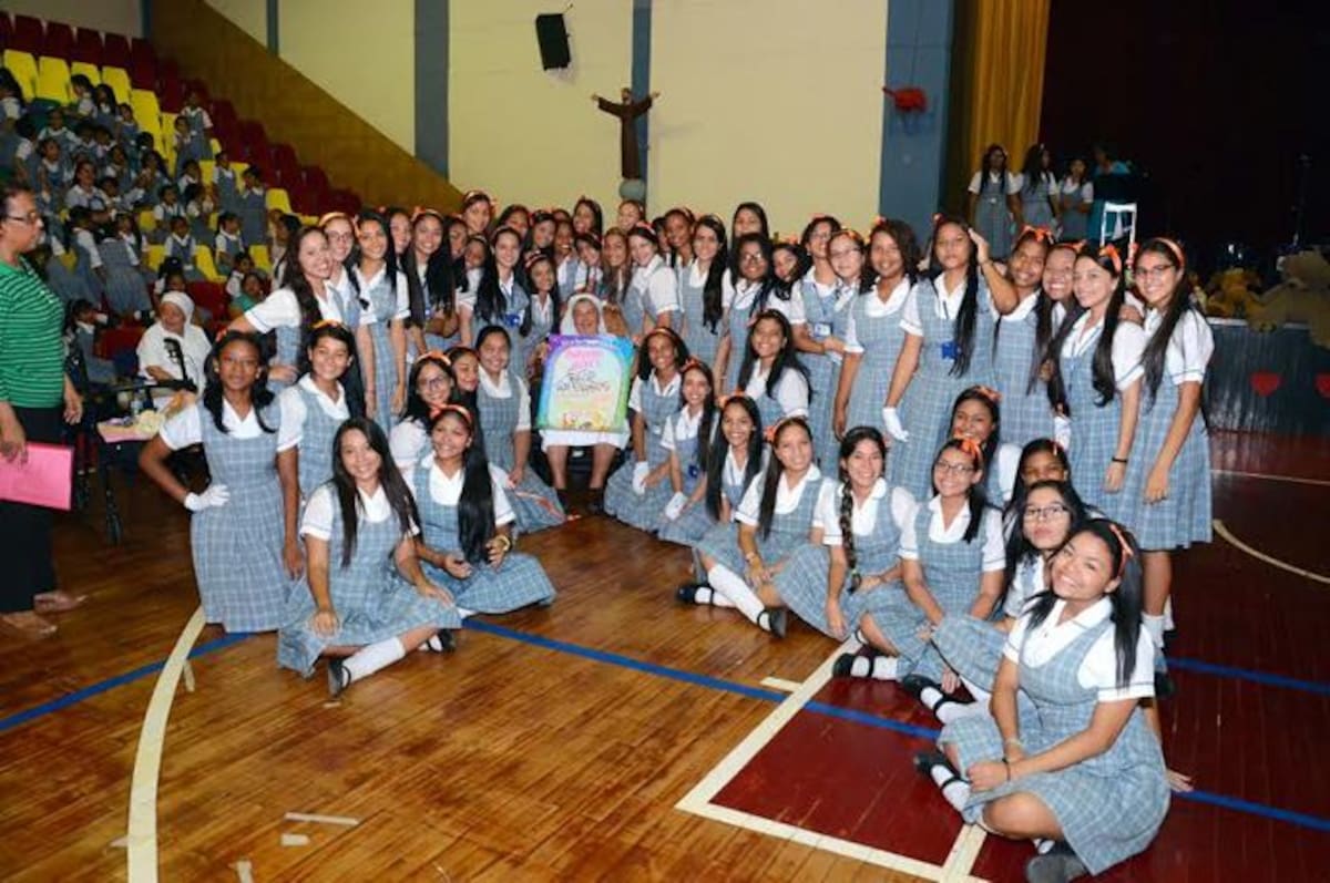 Las alumnas del Biffi encontraron en ella una "patrocinadora" de sueños y aventuras. JULIO CARRASQUILLA /CORTESÍA