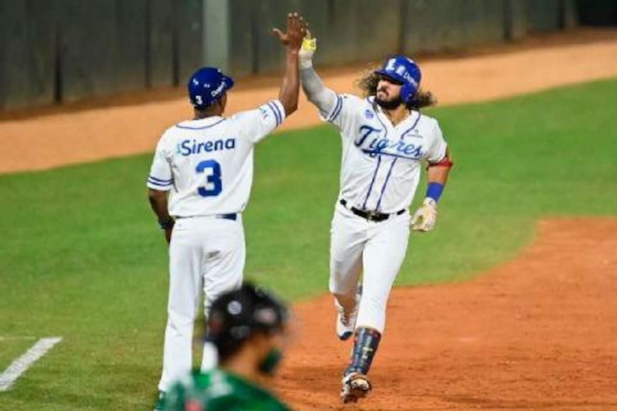 Con jonrón de Alfaro, Tigres están a un paso del título en Dominicana