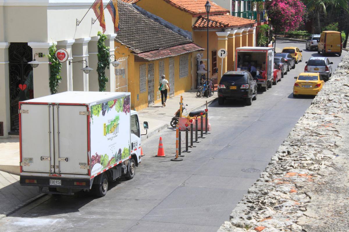 Siguen quejas por invasión y mal parqueo en calles del Centro Histórico