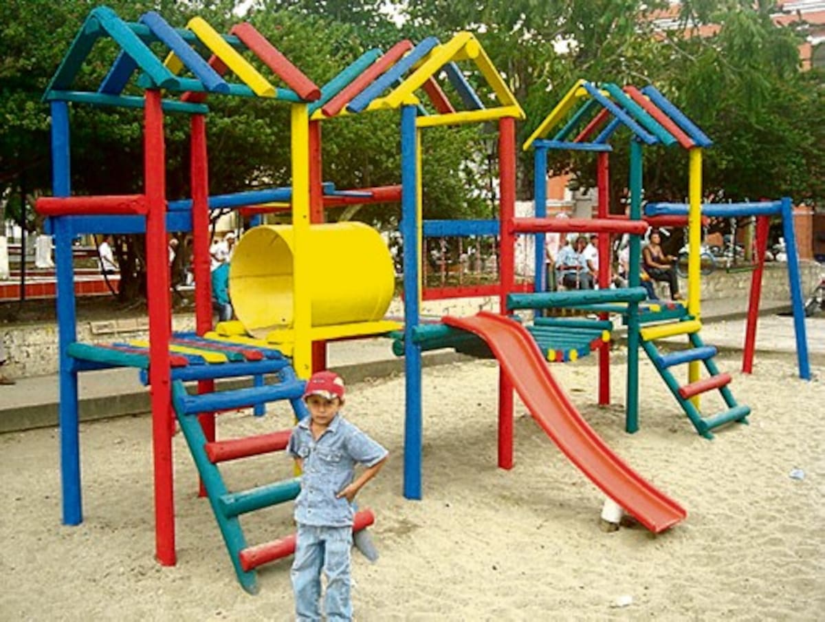 Zona recreativa del parque principal de Corozal remodelada por Aguas de la Sabana. CORTESÍA/