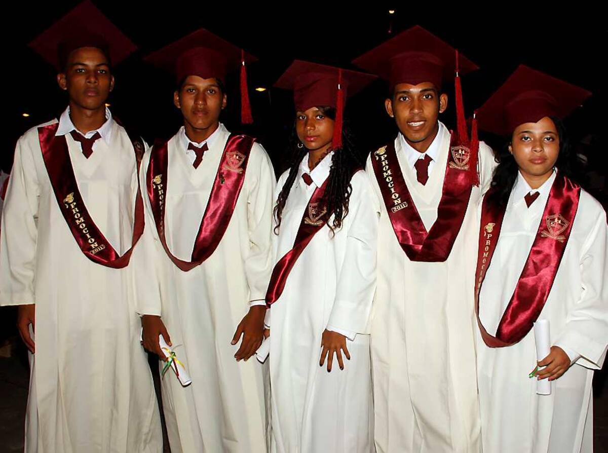 Estudiantes de la Institución Educativa Pedro de Heredia: José Medrano, Manuel Castro, Kasandra Reyes, Cesar Cuadro y Marisol Pacheco.