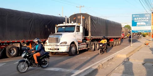 ¡Caos! Camioneros siguen bloqueando vías en Cartagena
