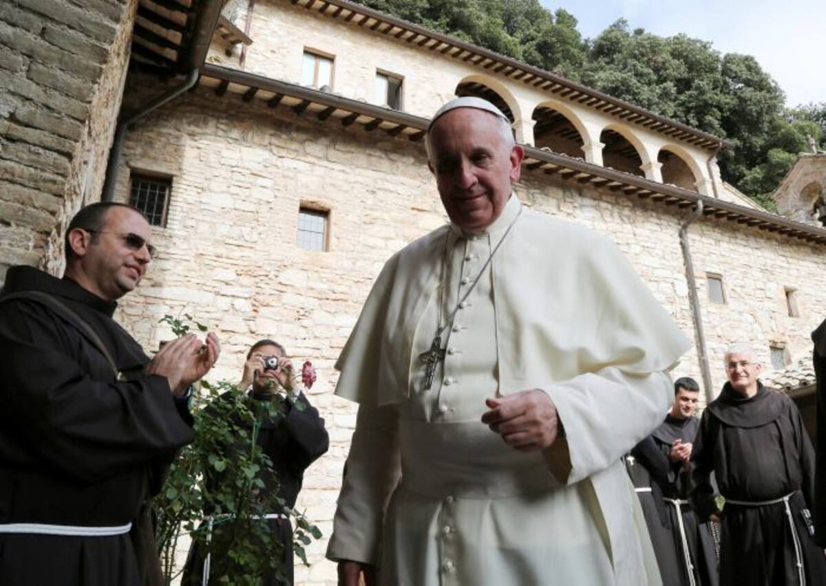Papa Francisco durante su visita a Asís. AP Filippo Monteforte
