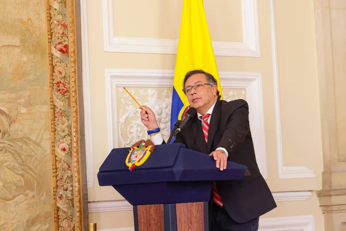 Migrantes: la orden de Gustavo Petro contra aviones de Estados Unidos