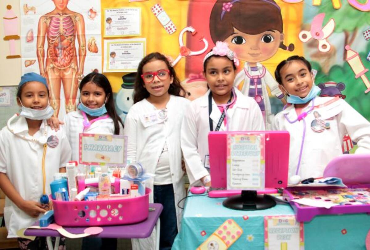María Cecilia Lenguas, Silvana Moreno, Daniela Cardona, Juliana Contreras y Angelina Berbesi.