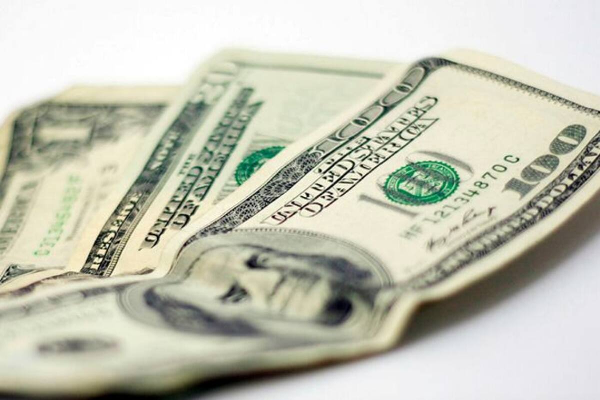 Las casas de cambio compraron el dólar en promedio a $1.778, es decir, $2,35 por encima de la Tasa Representativa del Mercado. COLPRENSA