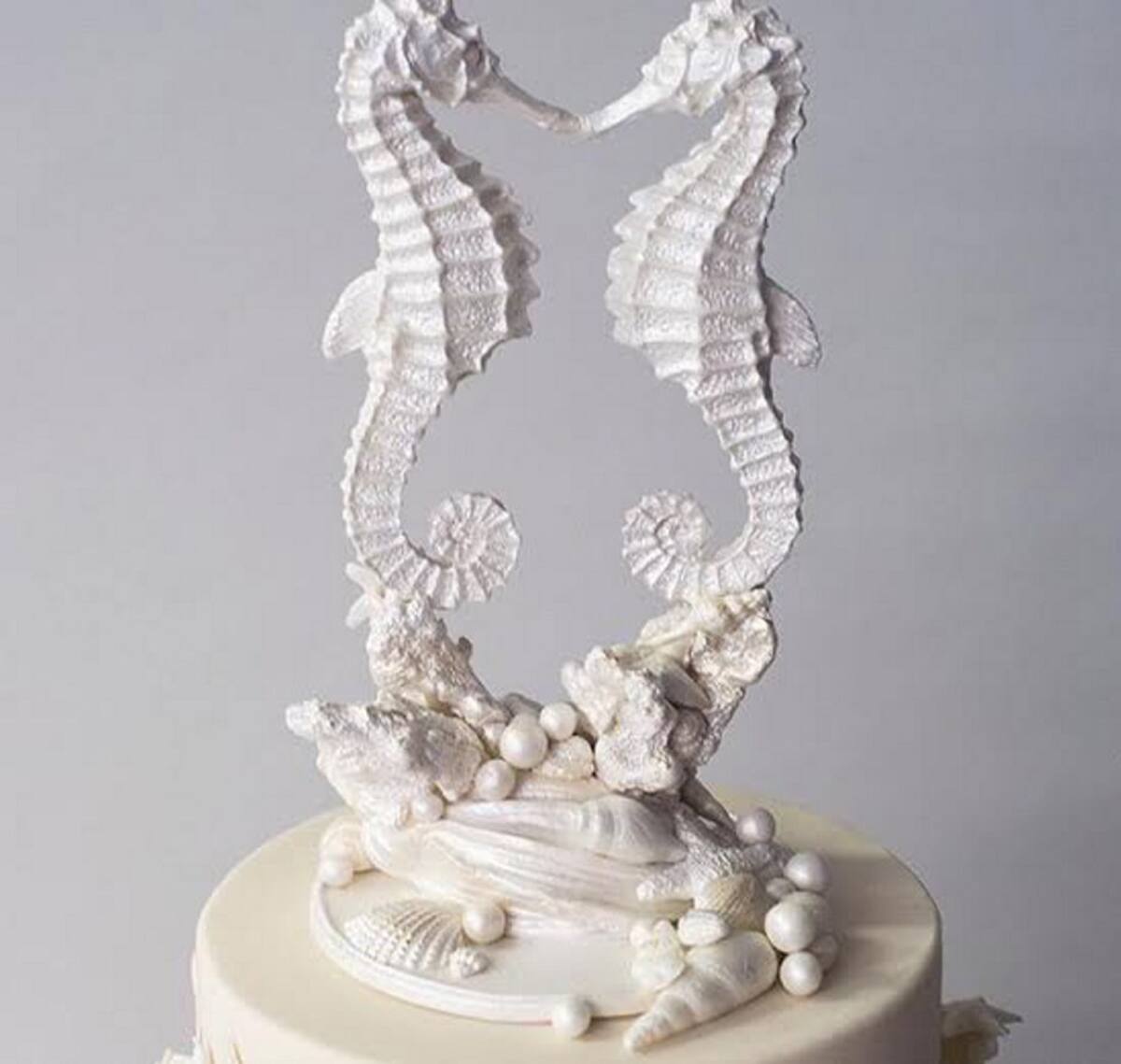 Pastel con caballitos de azúcar Instagram//rbicakes