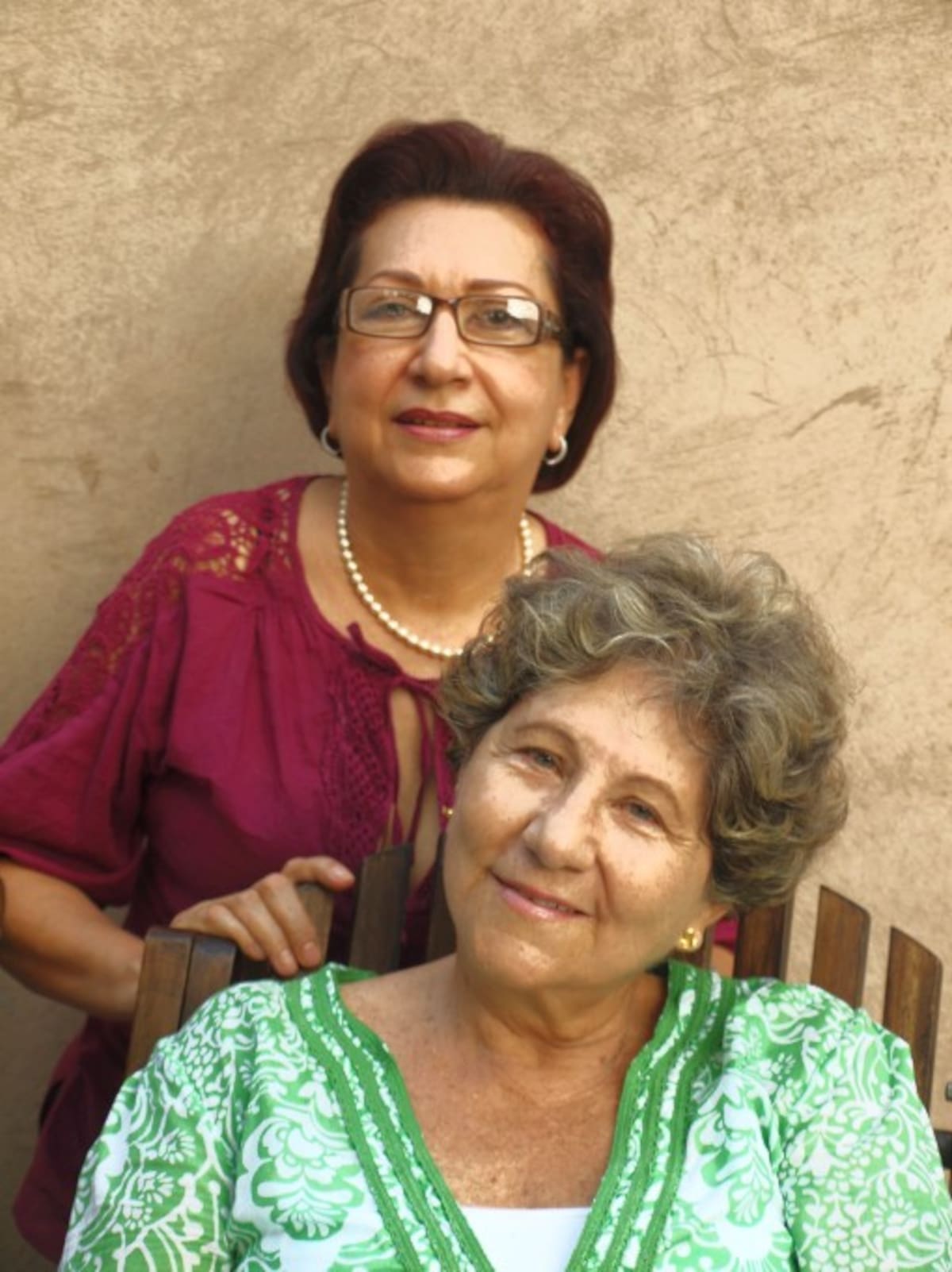 Gloria Triana con la historiadora de Galeras, Teresa Navarro.