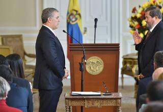 Duque posesionó a Angelino Garzón como embajador en Costa Rica