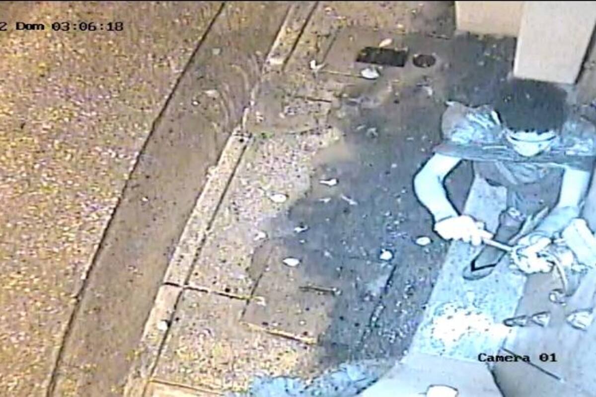 Video: Así sorprendieron a hombre que robaba elemento en una casa en el Centro