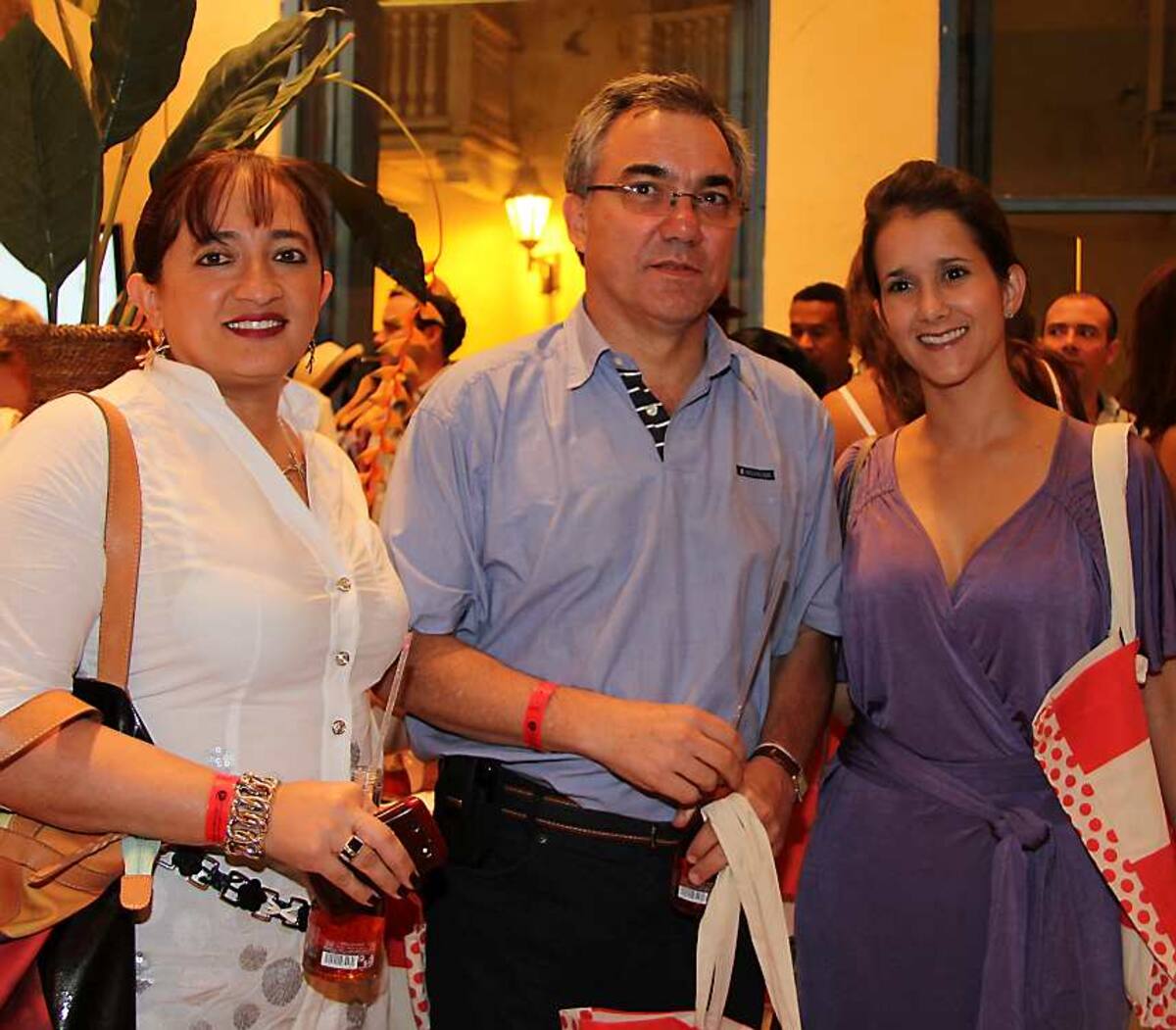 Angela Luna, Diego Palacios y Tatiana Barbato.