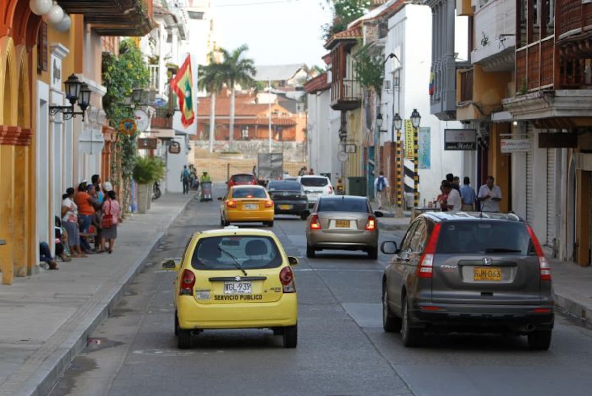 Residentes de la calle Larga se quejan por el ruido y peleas a las afueras de un sitio nocturno. ARCHIVO