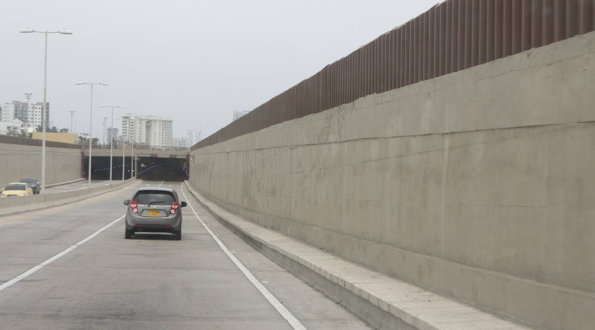 El 13 de junio se inició el sellamiento y mantenimiento de juntas que presentan filtraciones o humedades. Finalizarán el 19 de julio. // JULIO CASTAÑO-EL UNIVERSAL EL UNIVERSAL