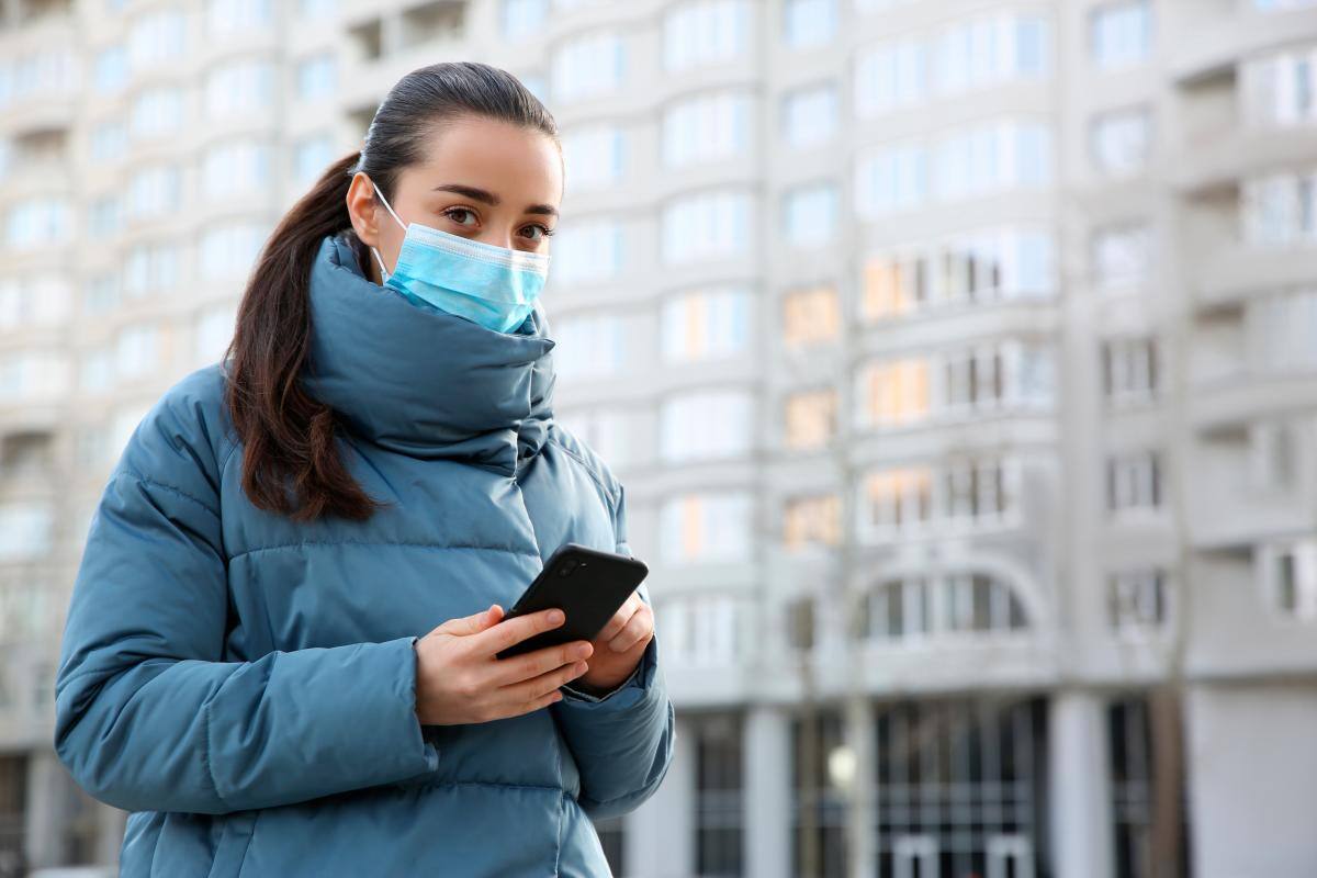 El coronavirus sobreviviría hasta 28 días en celulares y tarjetas
