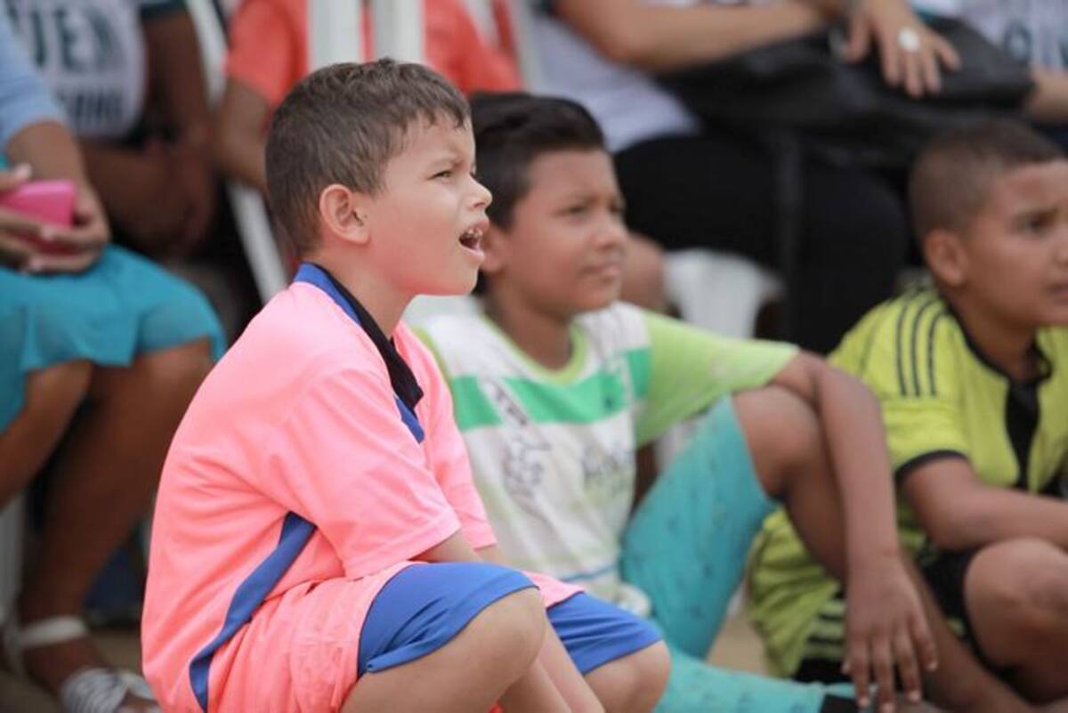 Con la cancha se beneficiarán los niños de la comunidad. CORTESÍA