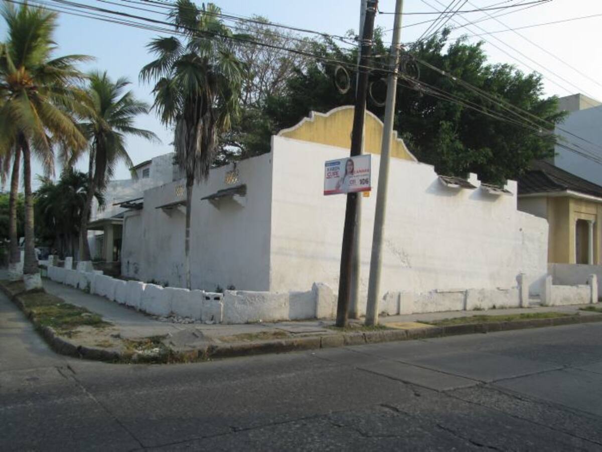 En esta esquina estratégica de Manga, se prevé levantar un nuevo edificio, de 17 pisos. PEDRO TORRES, GENTE BAHÍA - EL UNIVERSAL