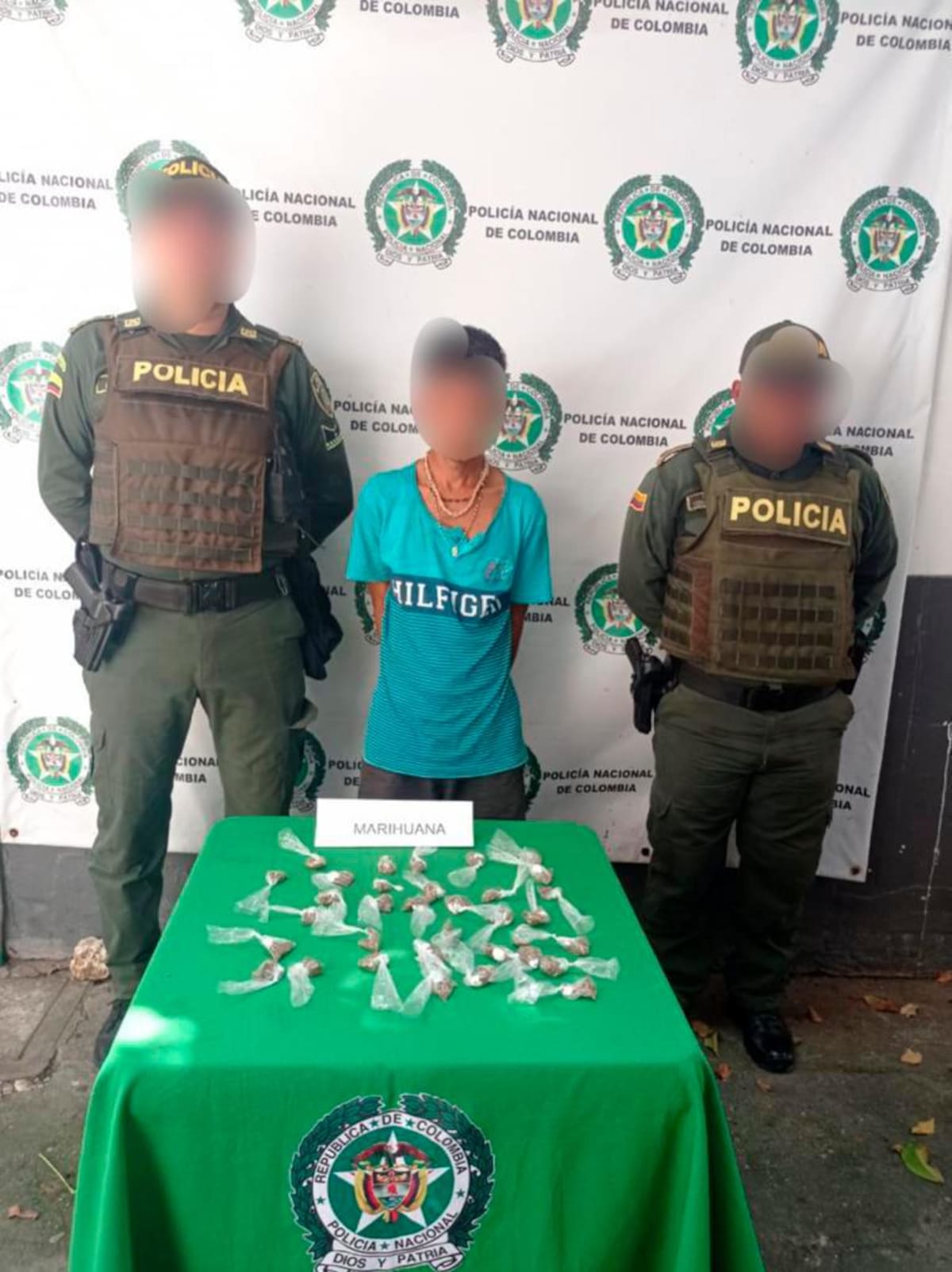 Capturado por posesión de marihuana en bolsas plásticas. //Cortesía Policía