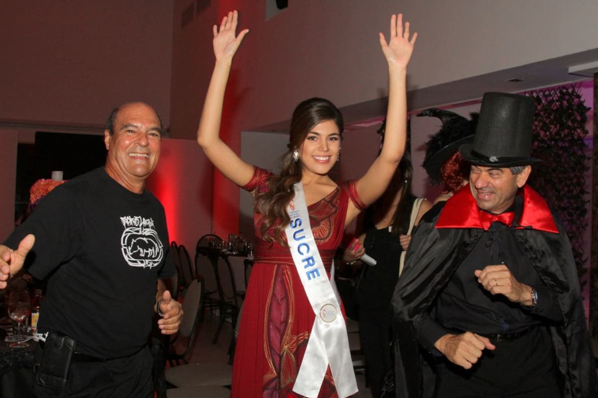 Rafael Morales, Paula Andrea Correa, Señorita Sucre; y Rafael Simón Del Castillo.