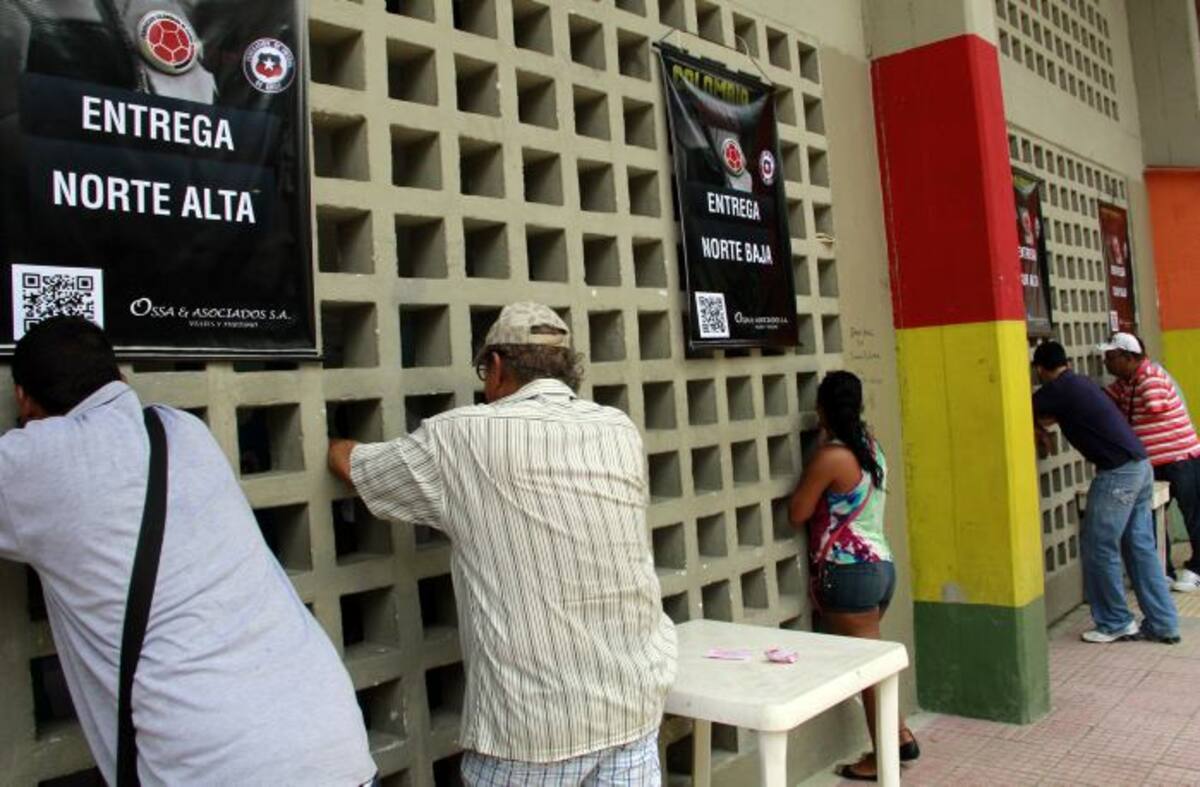 Venta de boletería para los partidos de la Selección Colombia en las Eliminatorias a Rusia 2018. COLPRENSA