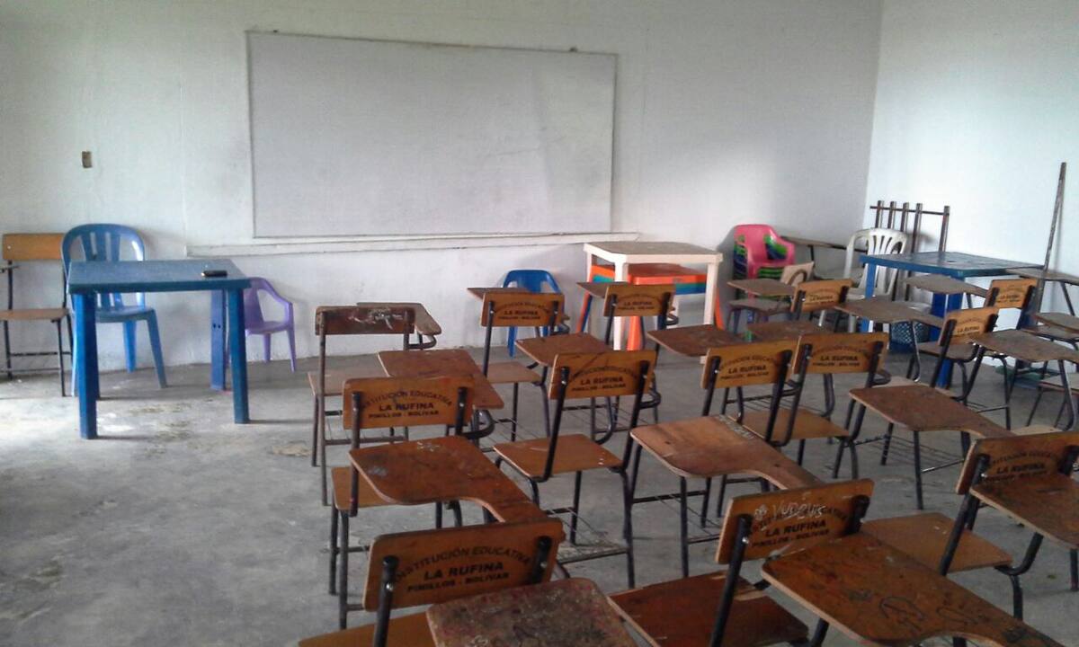 A la I.E. Rufina Vieja no solo asisten alumnos de Pinillos sino también de las poblaciones vecinas. foto cortesia