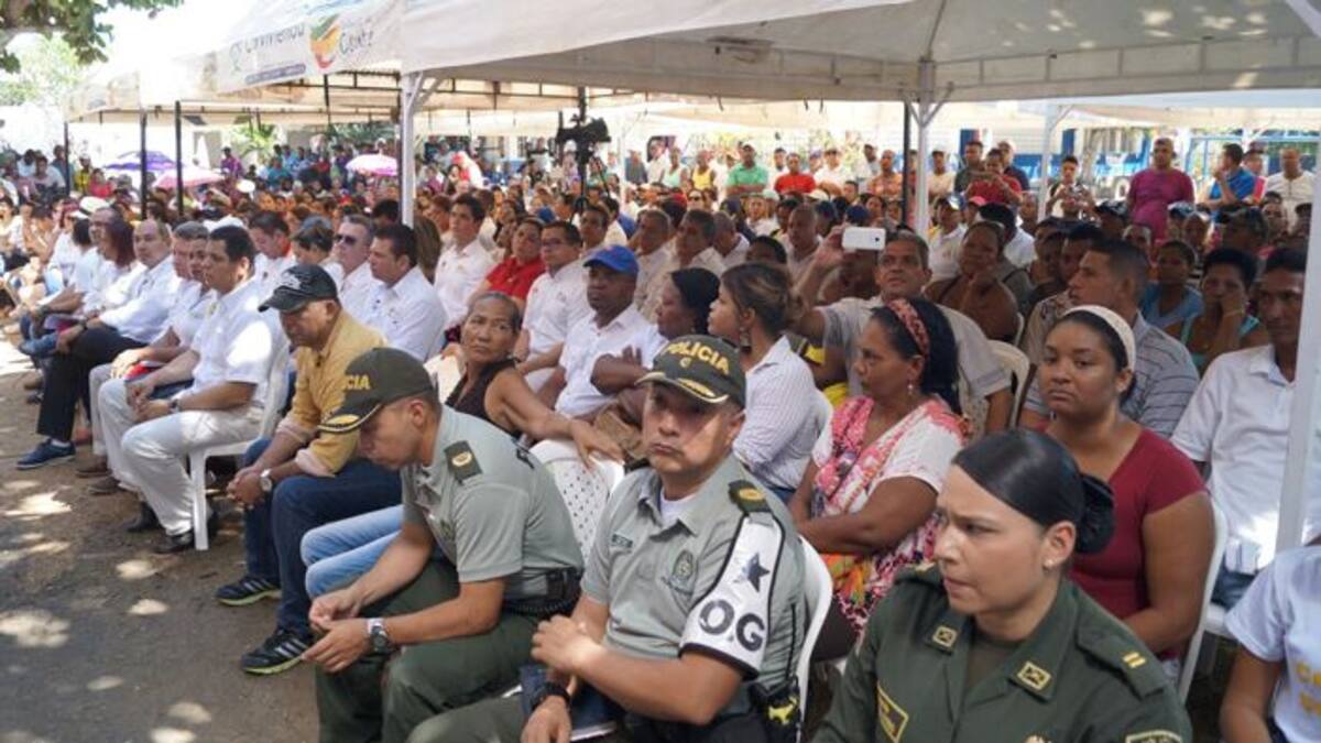 A Bayunca acudió el alcalde Manolo Duque, miembros de su gabinete y concejales, en el marco de una audiencia pública para escuchar a los habitantes sobre los problemas que los aquejan Cortesía
