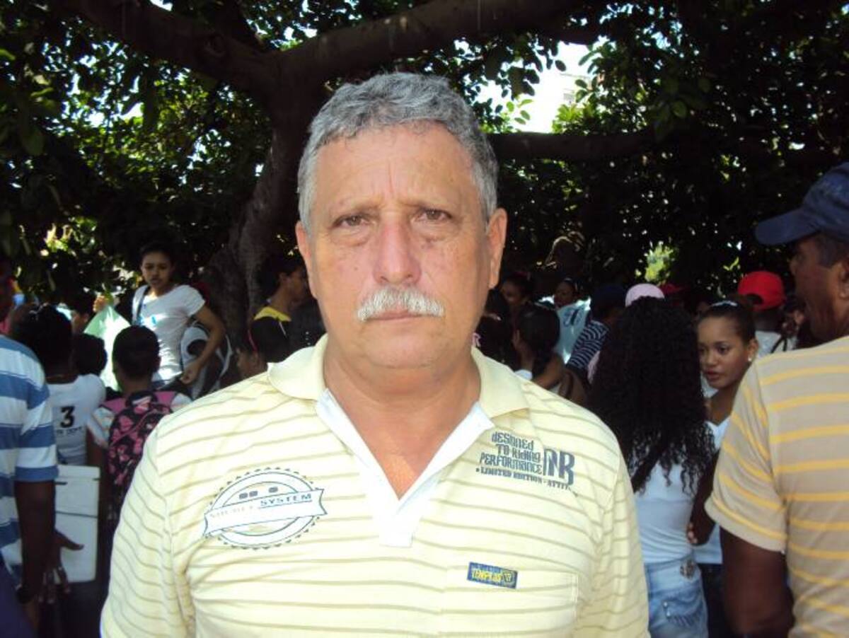 Ismael Porto Vera, docente de la Institución Educativa Manuela Beltrán ANLLY TATIANA FLÓREZ OSPINA - EL UNIVERSAL