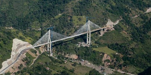 Por grietas y fisuras, expertos recomiendan no recibir el puente Hisgaura