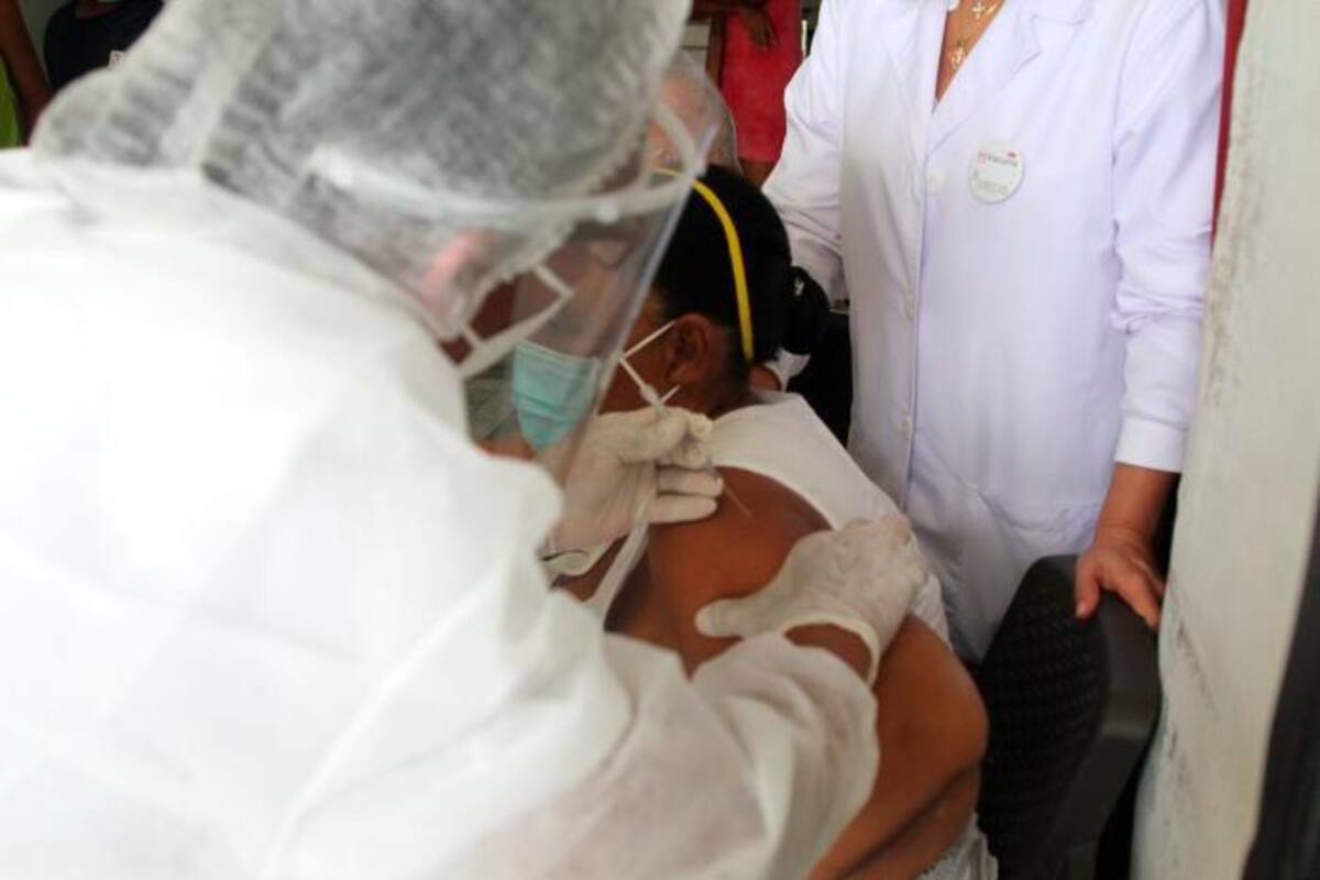 Arranca vacunación de personas de 60 a 79 años en Cartagena