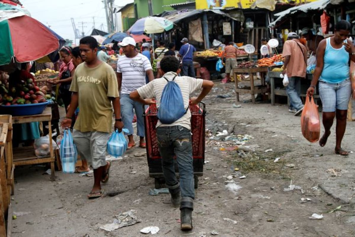 El mercado de Bazurto es una de las zonas de la ciudad donde más se evidencia el trabajo infantil. Archivo El Universal