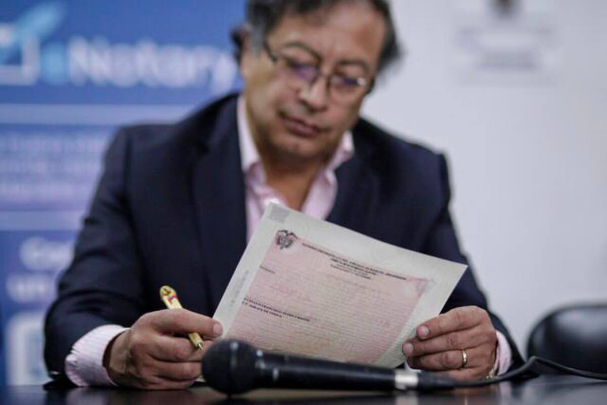 Presidente Petro decreta cese al fuego bilateral con el ELN