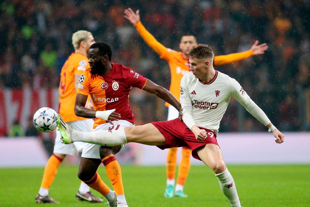 Manchester United queda al borde de la eliminación en Champions League