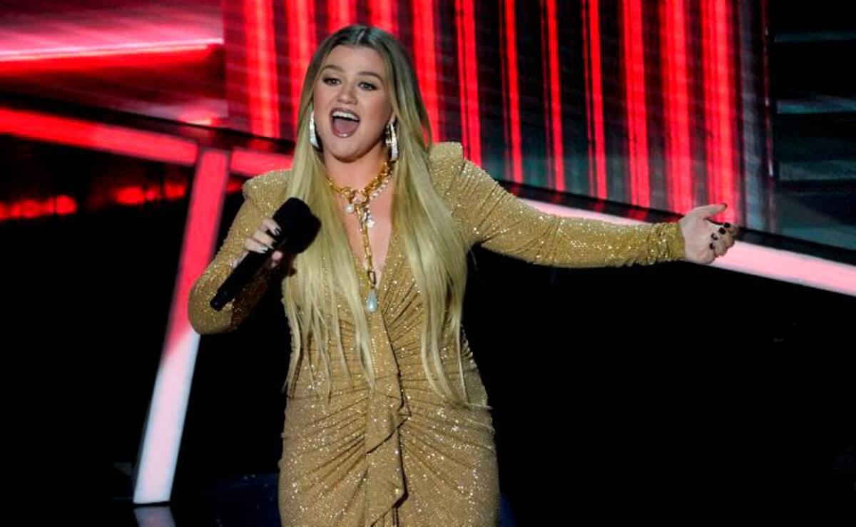 Kelly Clarkson. AP