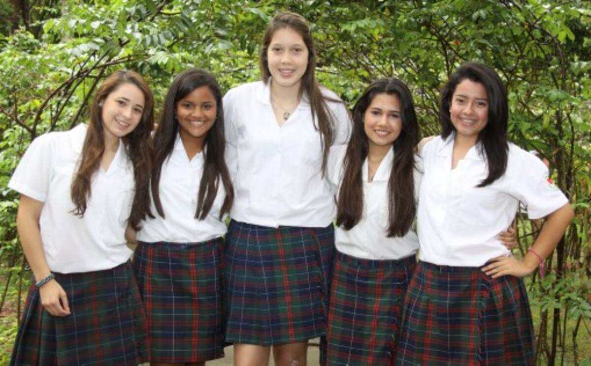 María Patricia Vidal, Daniela Anaya, Nelly Urbina, Valentina García y Camila Pérez.