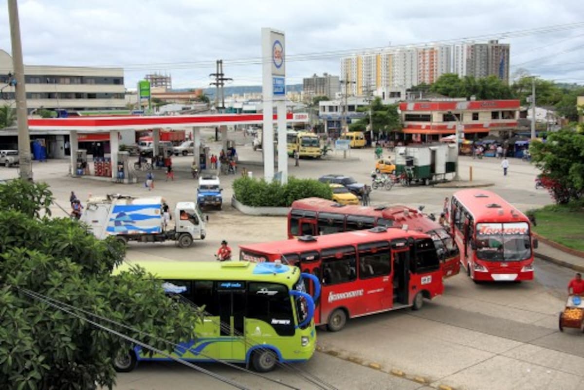 Bloquear vías y paralizar el transporte público genera varios meses de prisión. ARCHIVO