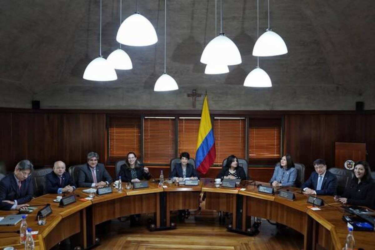 Corte señala que Procuraduría sí puede sancionar a elegidos por voto popular