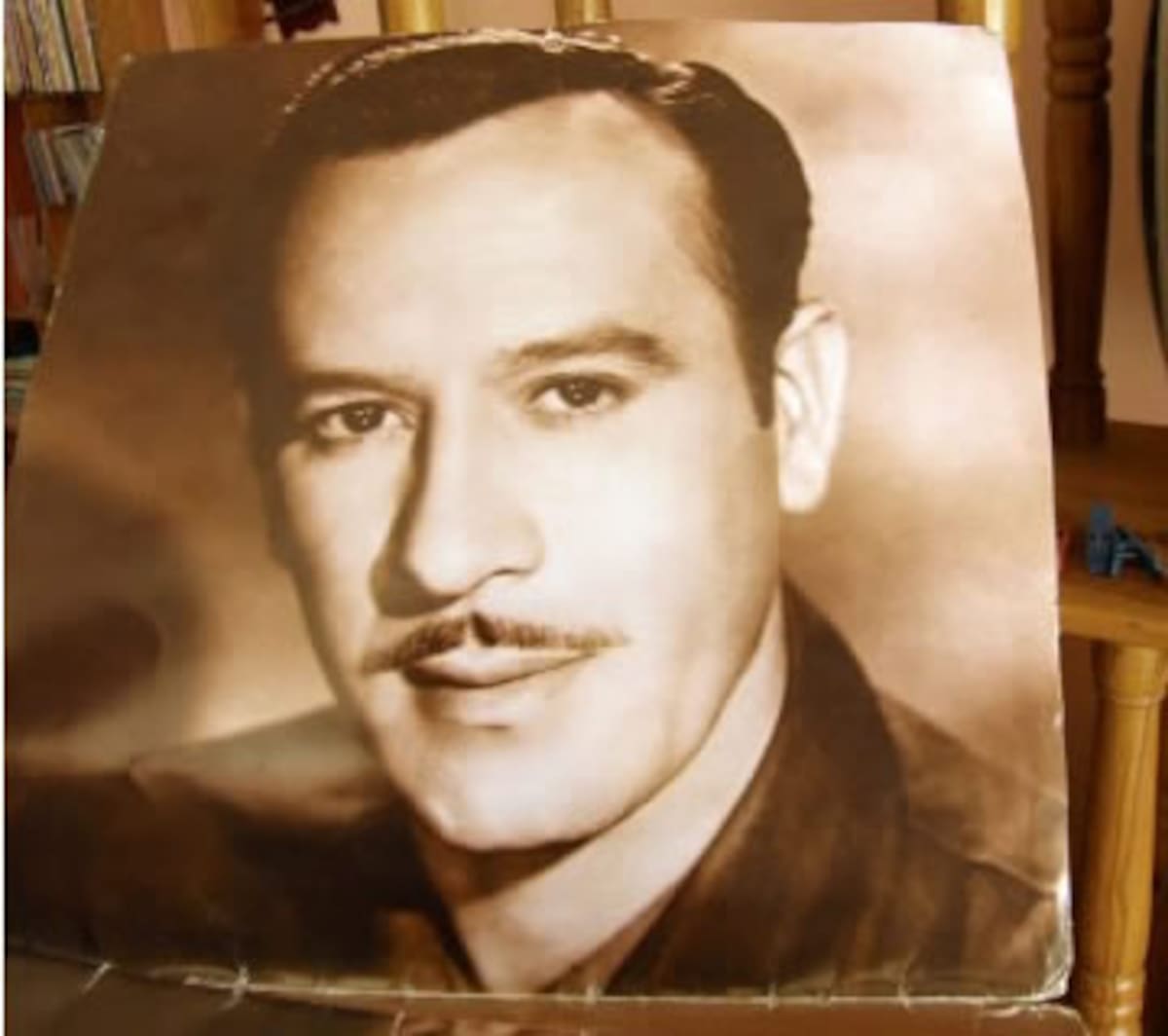 Uno de los retratos de Pedro Infante que "El Mono Largo", cuelga en su casa de San Jacinto.