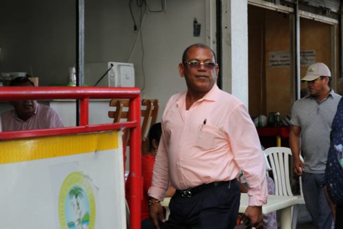 Américo Mendoza Quessep. Oscar Díaz.