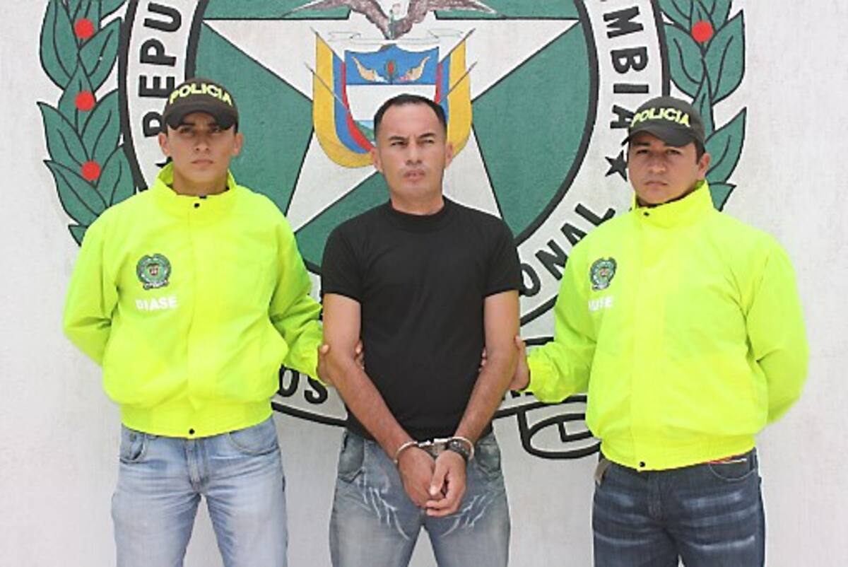 Julio César Coneo Rodríguez y conocido con los alias de “Boca Fina” y Caporo, capturado.
