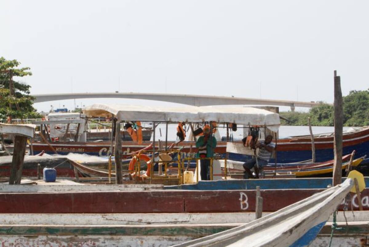 Los trabajadores y comerciantes formales e informales, que han desarrollado actividades económicas alrededor del transporte en el Canal del Dique, esperan ser indemnizados antes de que se inaugure esta obra. // JULIO CASTAÑO-EL UNIVERSAL