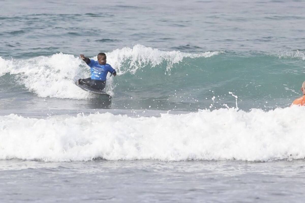 Freddy Marimón ganó el bronce en el Mundial de surf adaptado. CORTESÍA