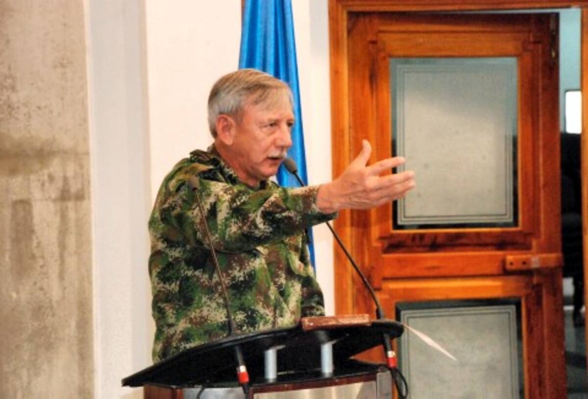 Óscar Enrique González Peña, comandante del Ejército.