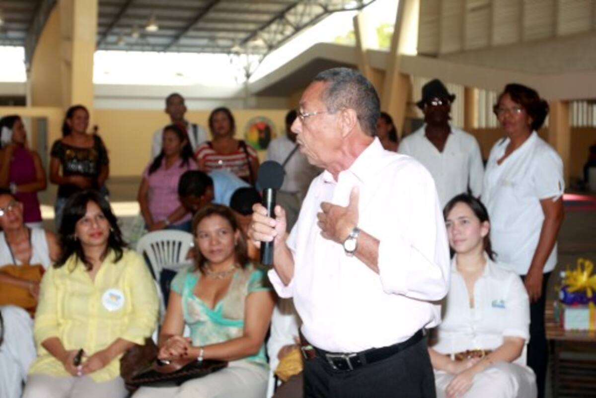 Luis Alfonso Correa, un veterano vendedor en proceso de formalización, agradeció el apoyo del Distrito. OSCAR DÍAZ-El UNIVERSAL